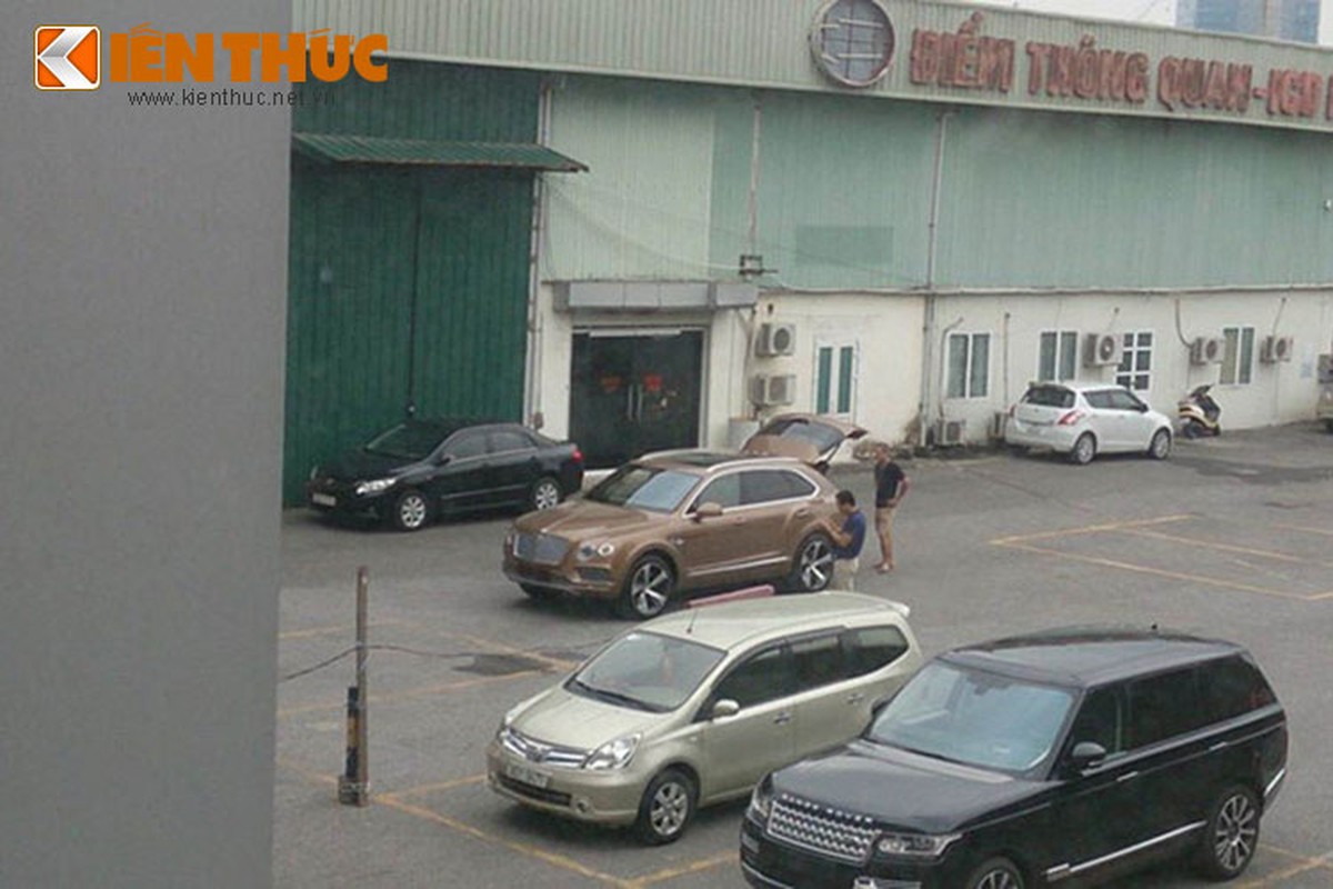 Chi tiet sieu SUV Bentley Bentayga dau tien tai Ha Noi-Hinh-11